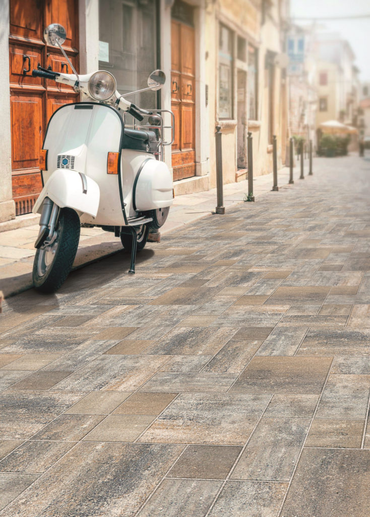 Korfu – Buszrem fot. Buszrem Szlachetne płyty tarasowe, łączą w sobie cechy kostki brukowej i płyt tarasowych